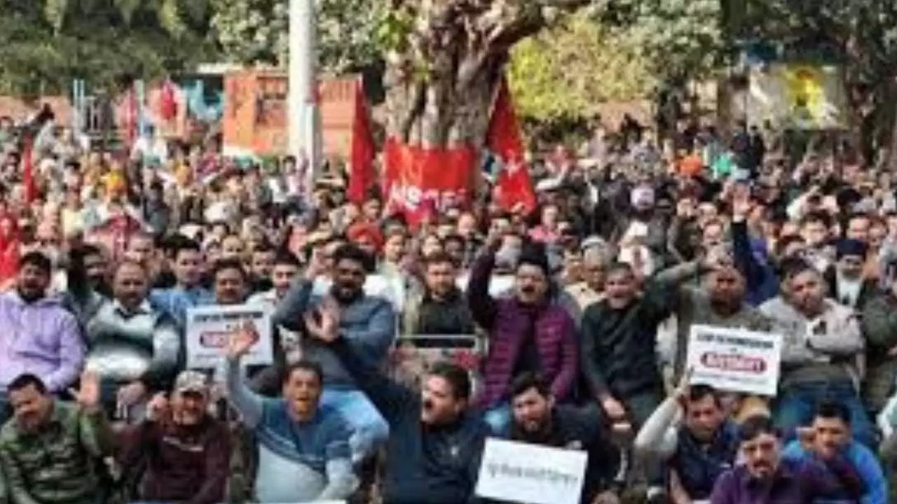 Power Employees Agitation