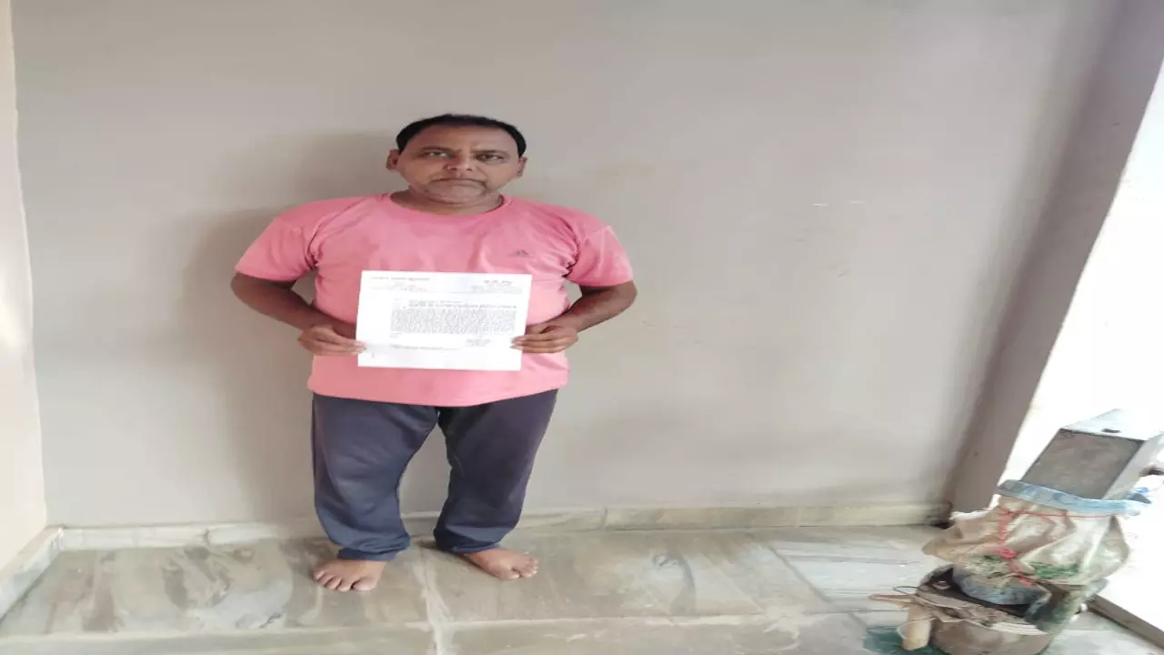 Etah News: ग्रामसभा की जमीन पर अवैध कब्जे की शिकायत करना ग्राम प्रधान को पड़ा महंगा, मुख्यमंत्री से लगाई सुरक्षा की गुहार