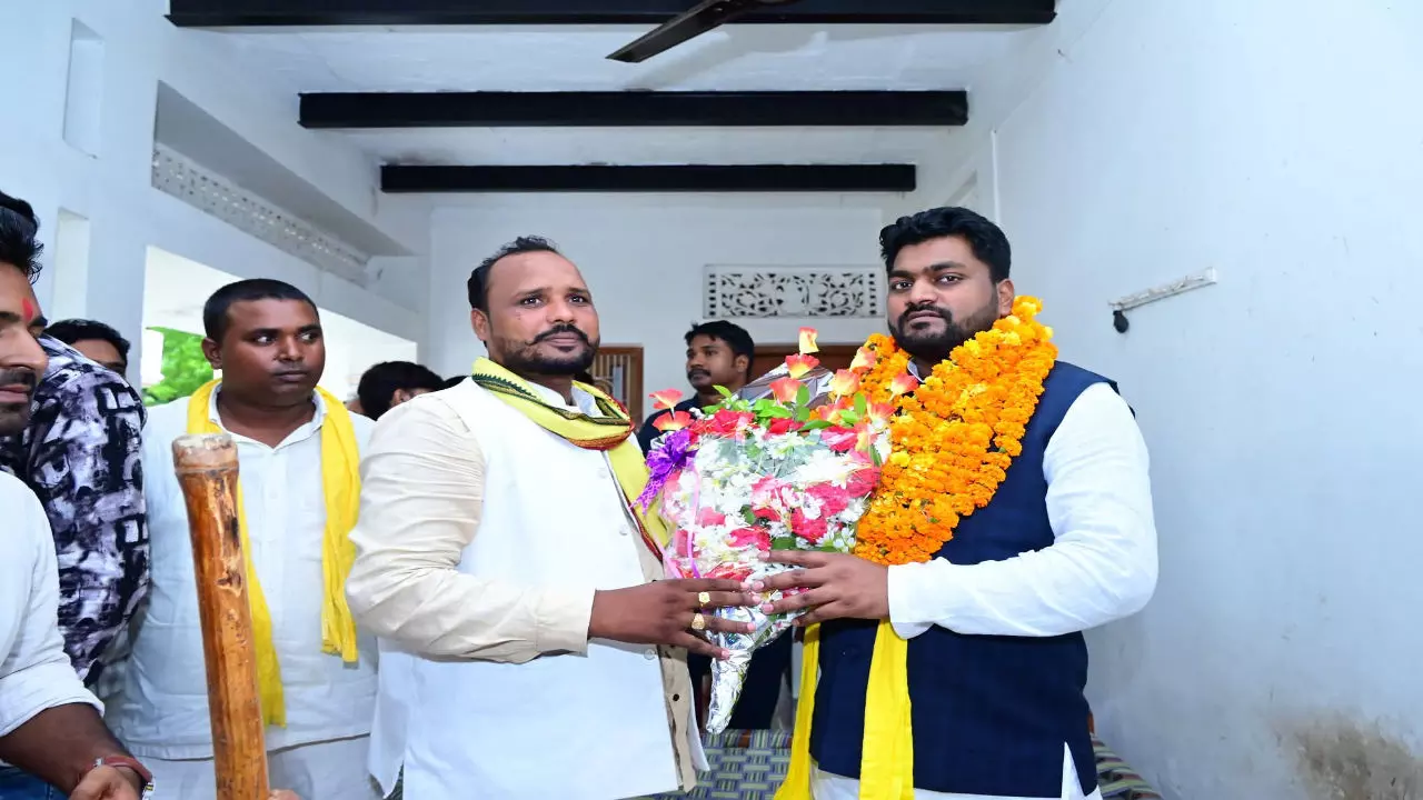 Jaunpur News: सुभासपा अकेले लड़ेगी यूपी त्रिस्तरीय पंचायत चुनाव, डॉ. अरविंद राजभर ने जौनपुर बैठक में किया ऐलान