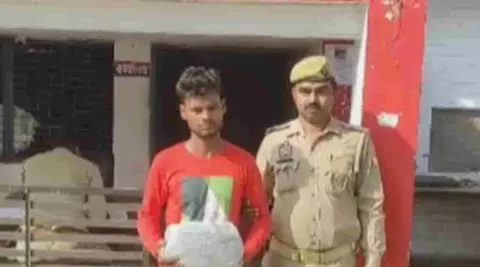 Mathura News: थाना हाईवे पुलिस ने मादक पदार्थ तस्कर को किया गिरफ्तार, 1 किलो 145 ग्राम गांजा बरामद Mathura News: थाना हाईवे पुलिस ने मादक पदार्थ तस्कर को किया गिरफ्तार, 1 किलो 145 ग्राम गांजा बरामद