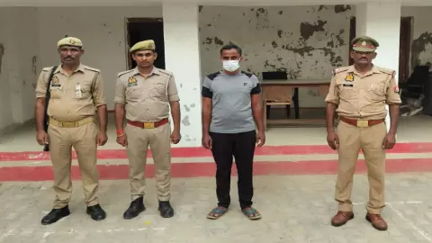 Hardoi News: न्यूज़ ट्रैक की खबर का असर: हरदोई में पत्नी के अवैध संबंधों से आहत युवक की आत्महत्या के मामले में आरक्षी निलंबित व गिरफ्तार Hardoi News: न्यूज़ ट्रैक की खबर का असर: हरदोई में पत्नी के अवैध संबंधों से आहत युवक की आत्महत्या के मामले में आरक्षी निलंबित व गिरफ्तार