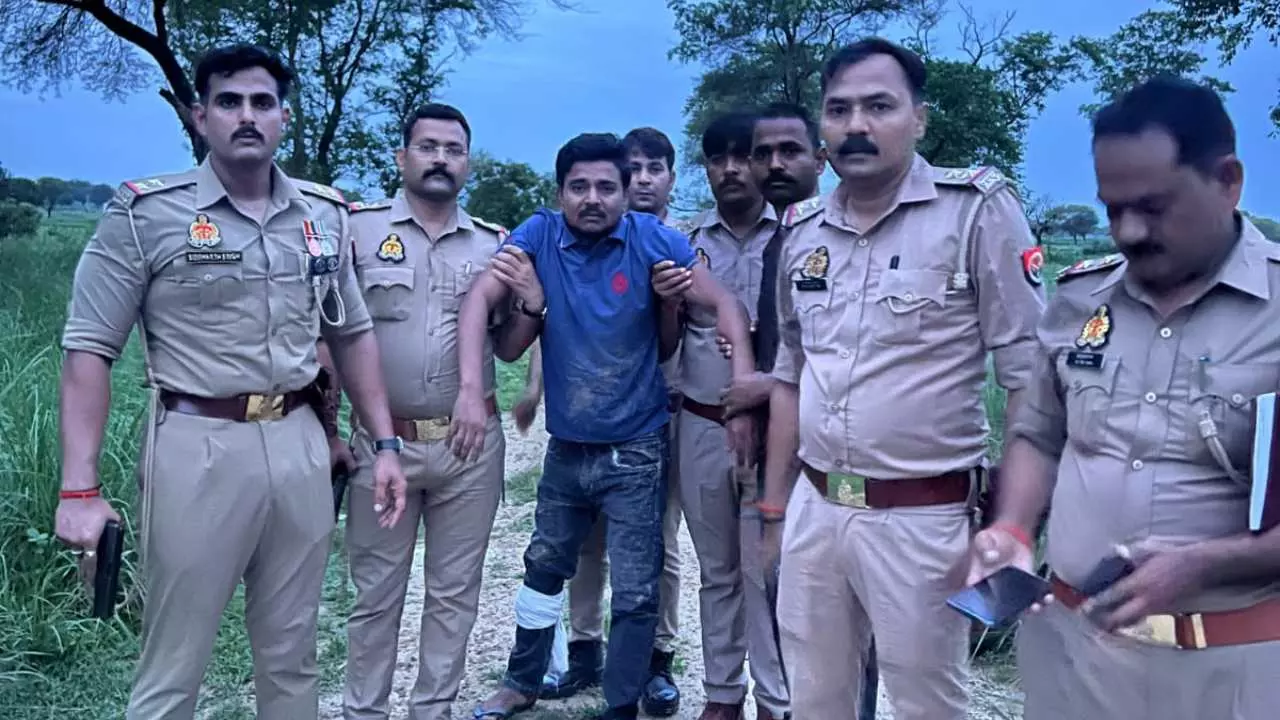 Kaushambi News: राजू हत्याकांड का 25 हजार का इनामी बदमाश मुठभेड़ में गिरफ्तार