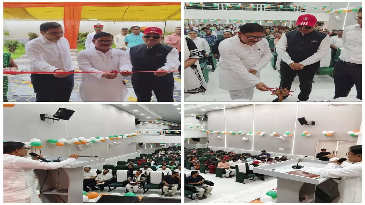 Jaunpur News: जौनपुर में आकांक्षा हाट एवं सम्पूर्णता अभियान का शुभारंभ, उत्कृष्ट कार्य करने वालों को मिला सम्मान