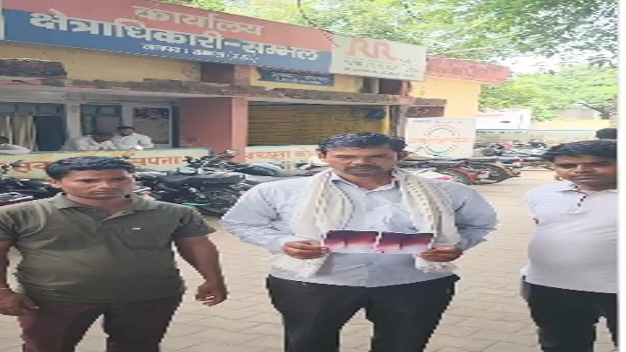Sambhal News:  ग्राम प्रधान की बेरहमी से पिटाई का आरोप, दरोगा पर थाने में बंद कर सौ पट्टे मारने का आरोप