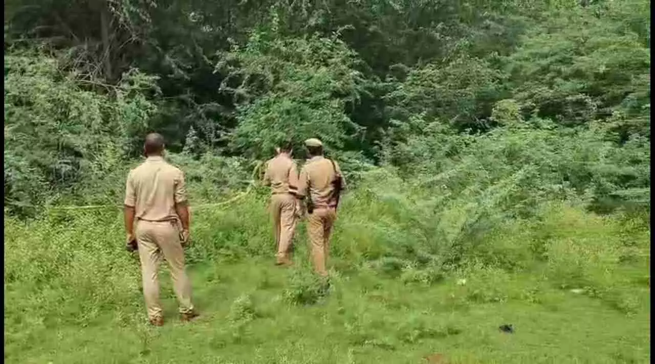Fatehpur News: फतेहपुर में महिला की बेरहम हत्या, शराब पिलाकर प्राइवेट पार्ट में हमला, अभियुक्त गिरफ्तार