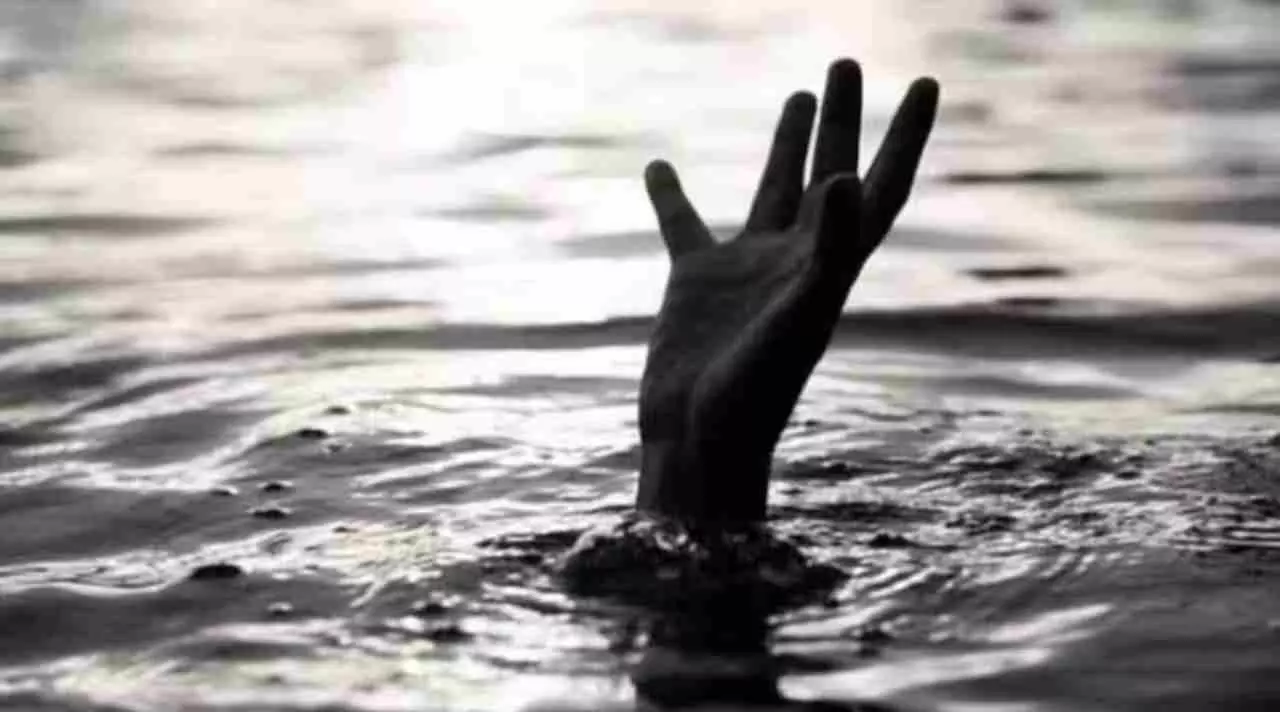 Lakhimpur Kheri News: सावन माह में सरयू नदी में स्नान करते समय डूबे दो युवक, तलाश में जुटी फ्लड पीएसी और पुलिस