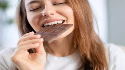 Dark chocolate sleep connection