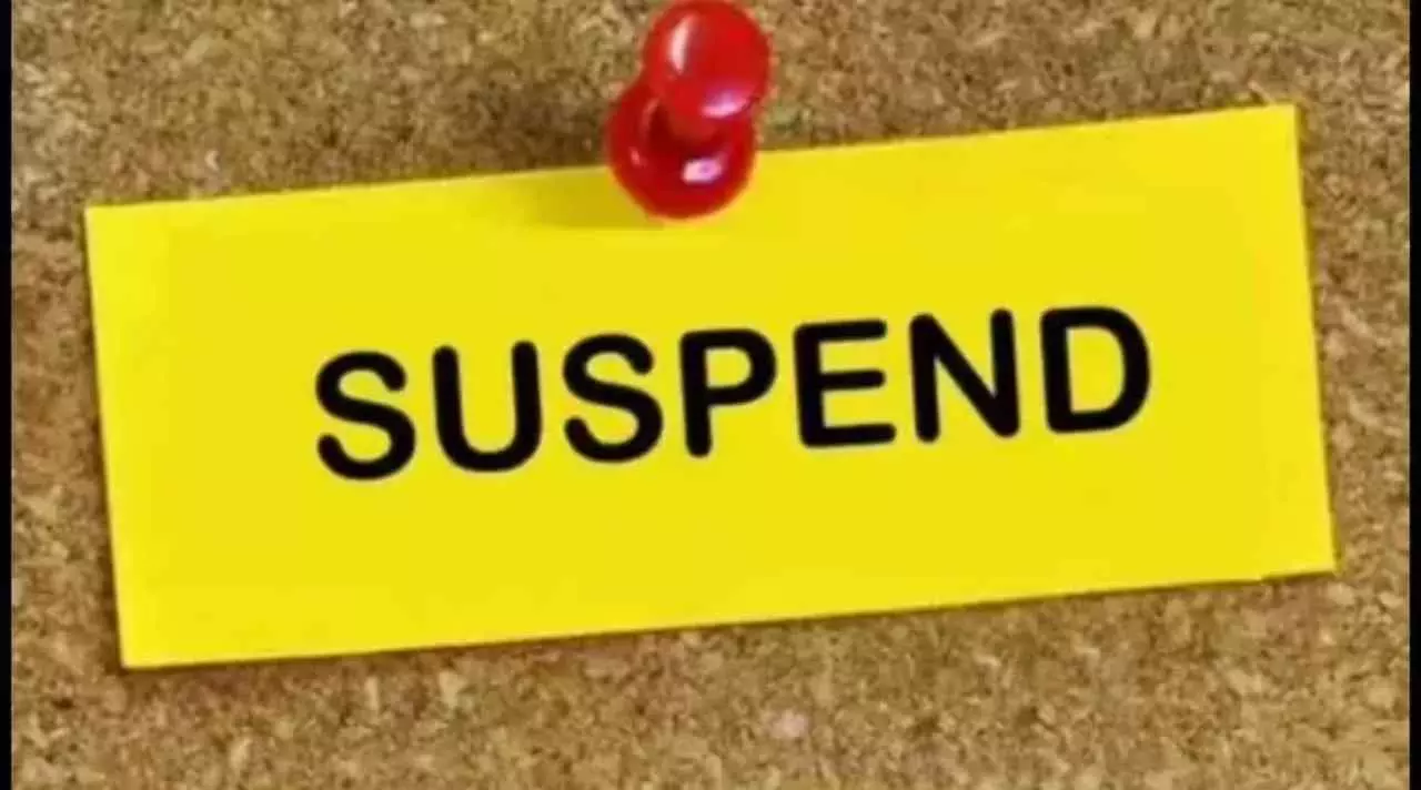 Jaunpur News: विद्युत पोल से टूटे तार ने ली दो मजदूरों की जान, अवर अभियंता धर्मेन्द्र मौर्या निलंबित