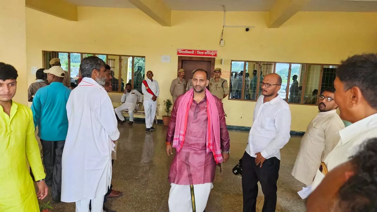 Former MLA Manoj Singh W meets DM, pleads for restoration of security