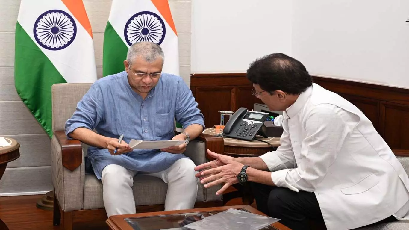 MP Arun Govil meets Railway Minister demanding resumption of trains shut down in Covid
