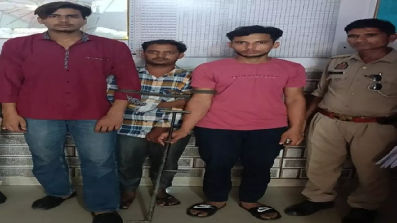 Meerut News: सरधना में चोर आ गया की अफवाह से मची अफरातफरी, पोटास से धमाका कर दहशत फैलाने वाले तीन गिरफ्तार