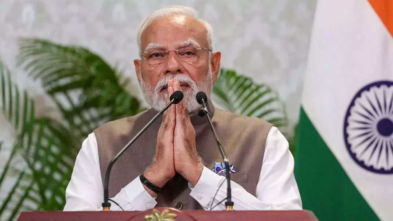 मोदी सरकार का मेगा मास्टरस्ट्रोक! किसानों को 8520 करोड़ की सौगात, रेलवे को मिली बुलेट जैसी रफ्तार