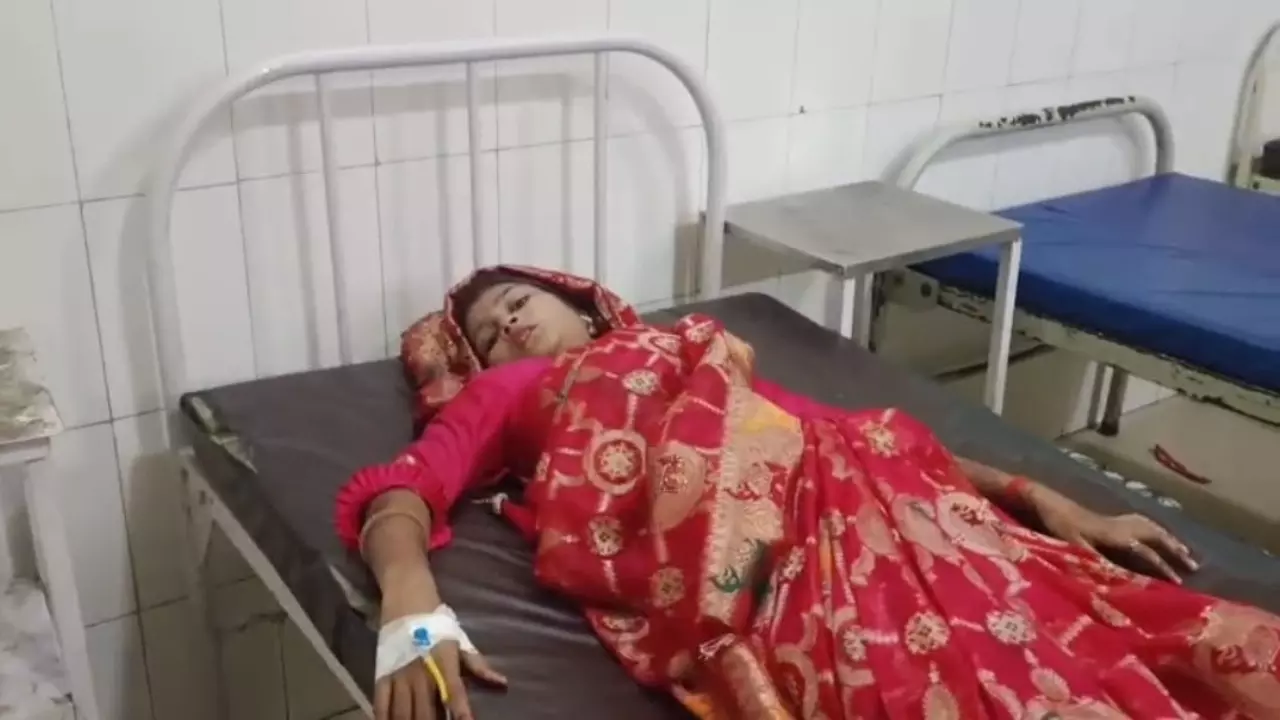 Bareilly News: ट्रैक्टर-ट्रॉली की टक्कर से पति की मौत, पत्नी घायल,एक वर्ष पहले हुई थी दोनो की शादी