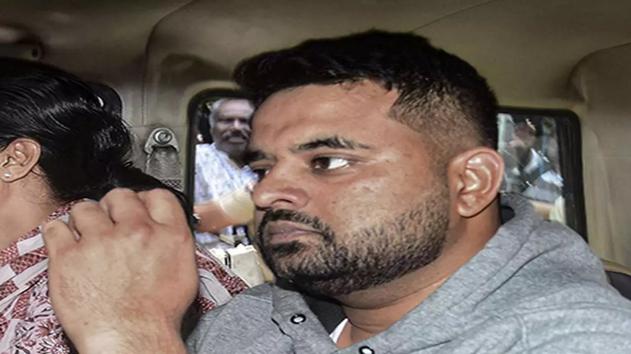 Prajwal Revanna rape case: पूर्व सांसद प्रज्वल रेवन्ना बलात्कार केस में दोषी करार! कोर्ट में फूट-फूटकर रोया आरोपी, सबूत में पेश हुई ‘साड़ी’