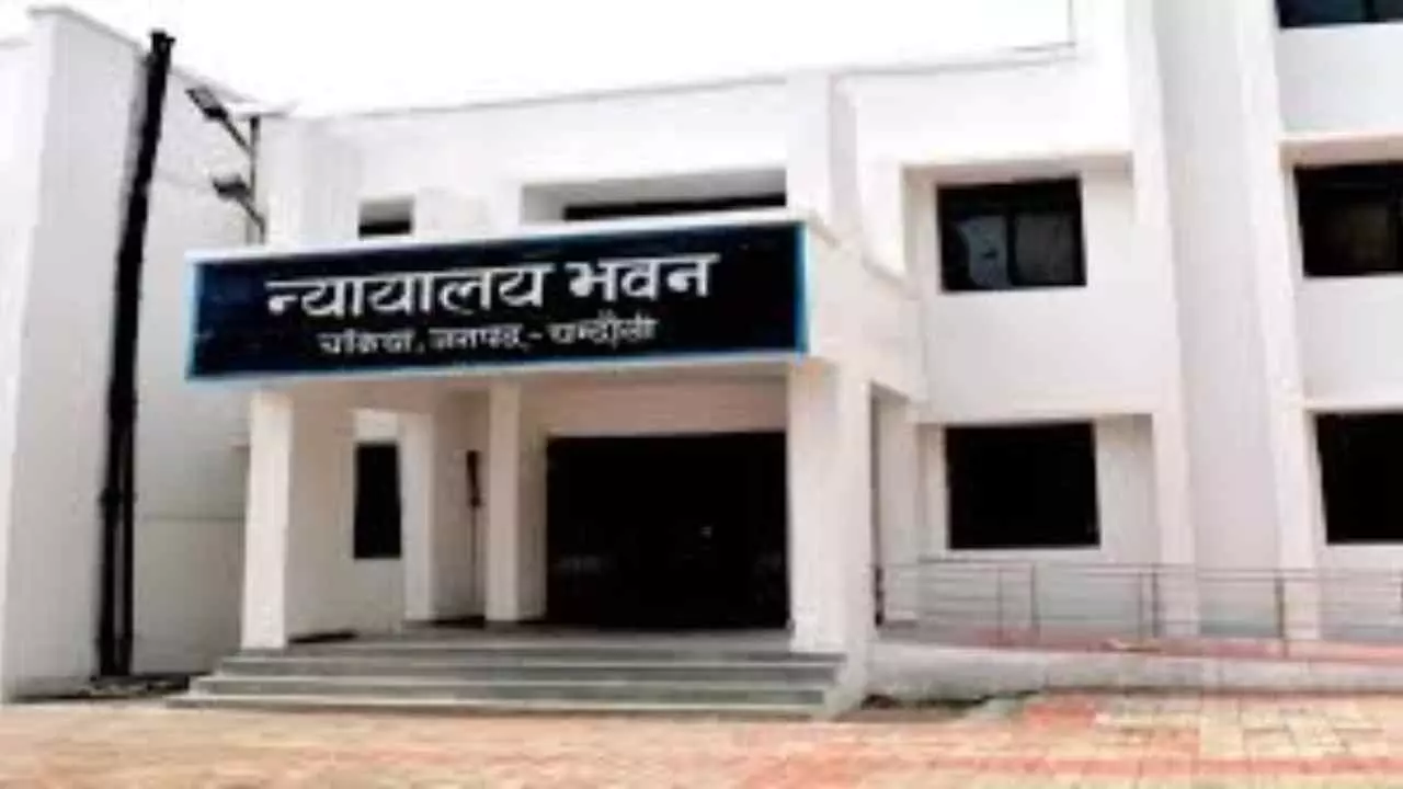 Chandauli News: चंदौली में मध्यस्थ अधिवक्ताओं की भर्ती: जानें योग्यता और आवेदन प्रक्रिया