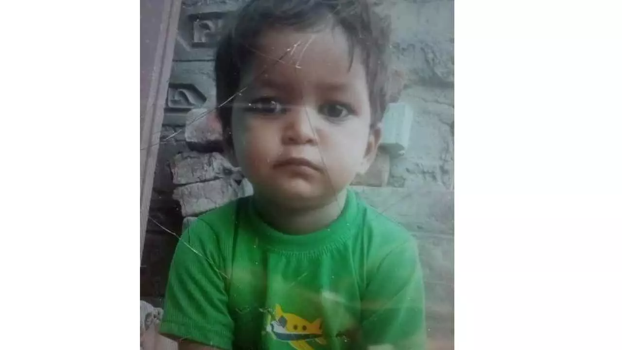 Etawah News: इटावा बेकाबू डंपर ने मासूम बच्ची को रौंदा, मौके पर मौत