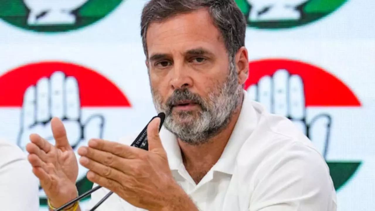 राहुल गांधी के बयान पर चुनाव आयोग का पलटवार, कहा-  ये बेतुकी धमकी है