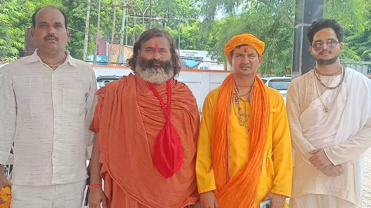 Saint Samaj angry over counterfeit cheese scandal, demands strict action against those doing business by stealing identity