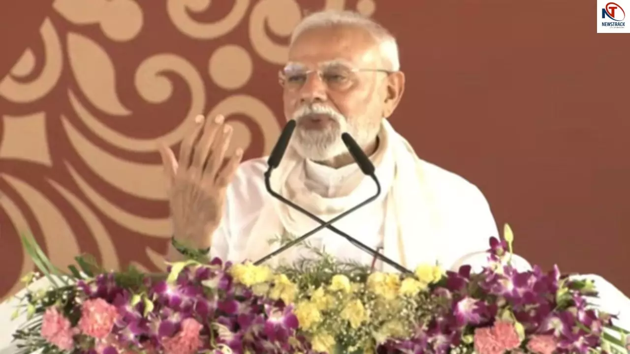 PM Narendra Modi on Akhilesh Yadav