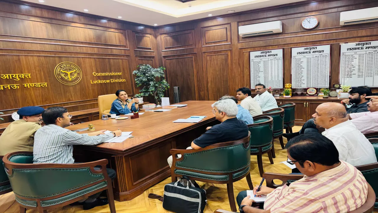 Lucknow News: कैसरबाग को मिलेगा नया हेरिटेज लुक! रोशन जैकब ने अफसरों को दिए फील्ड में उतरने के निर्देश