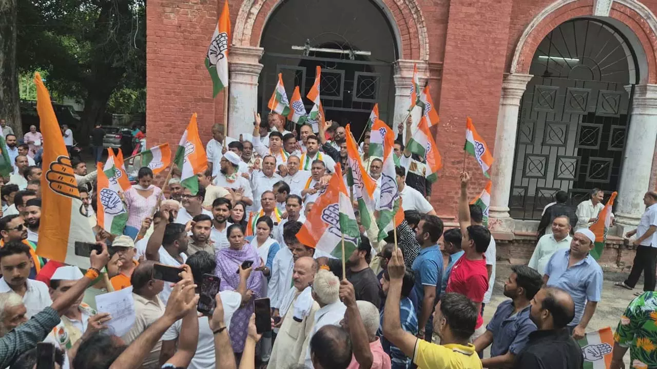 Congress speaks out against GIS tax in Meerut, bursts on municipal corporation