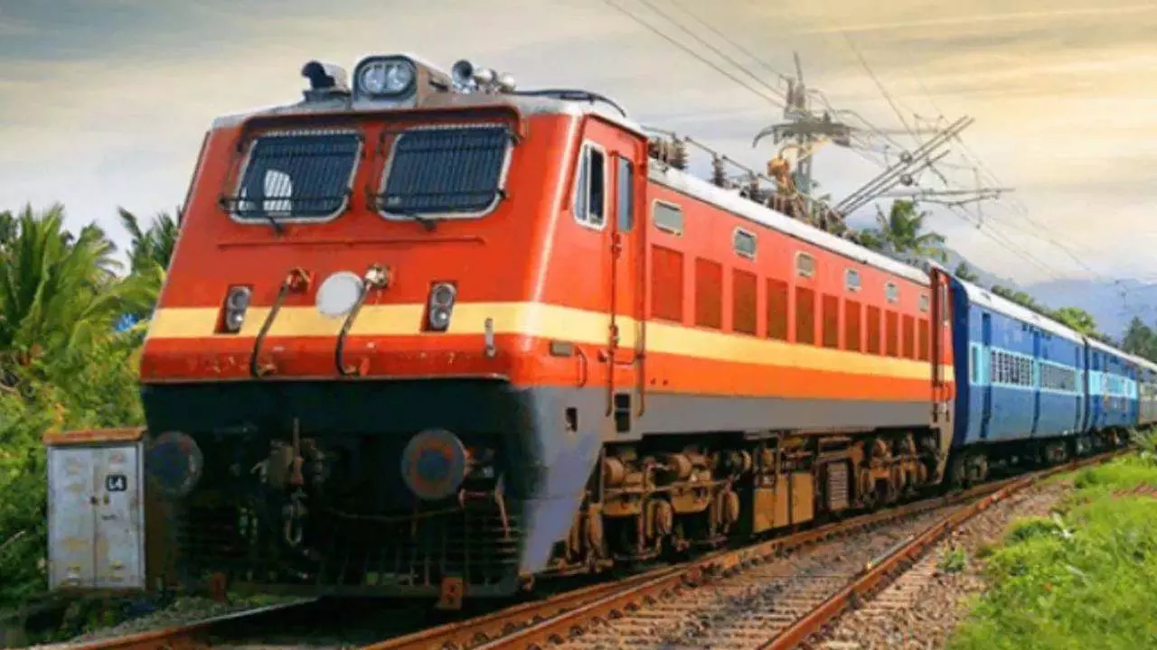 Several trains stalled at Sonbhadra stations, this facility was closed during the corona period