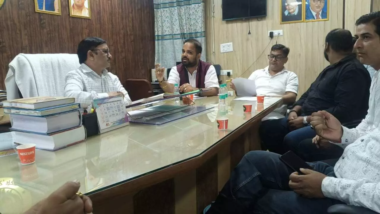 Meerut News: धारा 39A बनी व्यापारियों के लिए काल! अफसरशाही पर फूटा गुस्सा, संपत्ति जांच की उठी मांग
