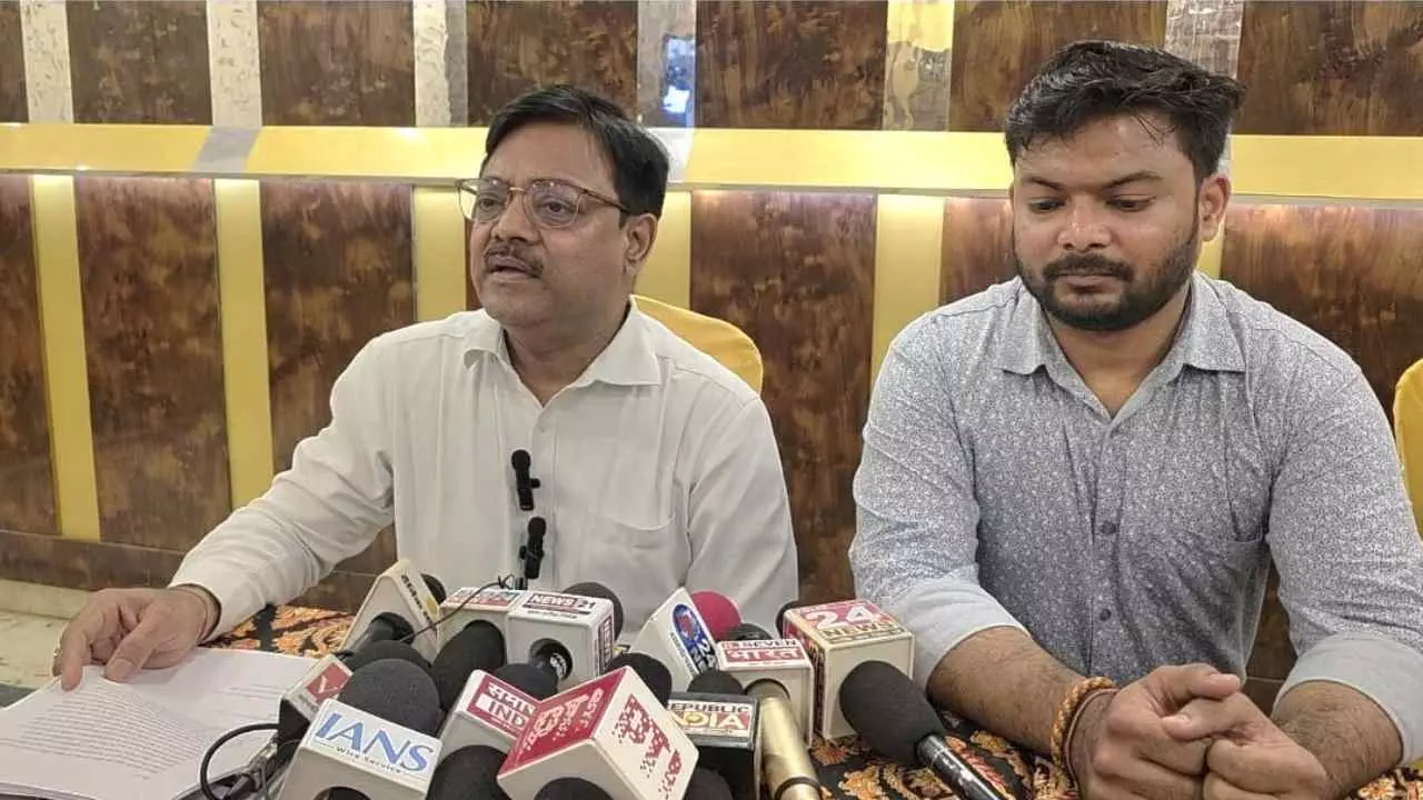 Hapur News: फर्जीवाड़े में फंसे अधिवक्ता कृष्णकांत गुप्ता को दोहरी सजा, वकालत से निष्कासन और जुर्माना