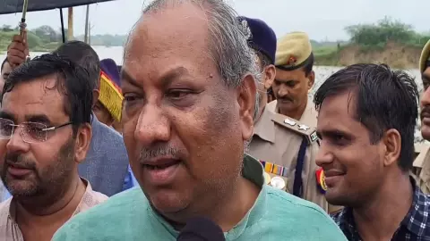 Kanpur Dehat News: प्रभारी मंत्री संजय कुमार निषाद ने बाढ़ प्रभावित क्षेत्रों का दौरा कर राहत कार्यों का लिया जायजा