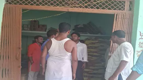 Massive action on fertilizer vendors: Licenses of 2 shops suspended, 5 noticed