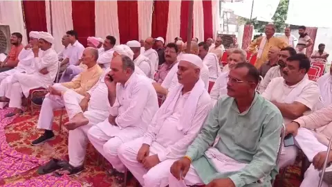 Shamli News: सर्वखाप और सर्वसमाज की पंचायत में मृत्युभोज, नशाखोरी और अश्लील कंटेंट पर लिया गया कड़ा फैसला Shamli News: सर्वखाप और सर्वसमाज की पंचायत में मृत्युभोज, नशाखोरी और अश्लील कंटेंट पर लिया गया कड़ा फैसला