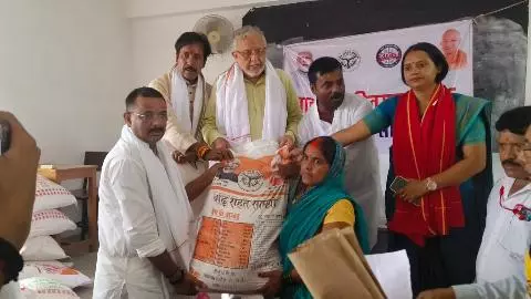 Varanasi News: बाढ़ प्रभावितों को हर स्तर पर मिले राहत, जरूरतमंदों को न हो कोई असुविधा: प्रभारी मंत्री सुरेश खन्ना Varanasi News: बाढ़ प्रभावितों को हर स्तर पर मिले राहत, जरूरतमंदों को न हो कोई असुविधा: प्रभारी मंत्री सुरेश खन्ना