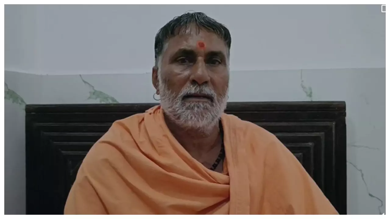 Muzaffarnagar News: स्वामी यशवीर महाराज का बड़ा बयान: रक्षाबंधन पर राखी और मिठाई जिहादी गैंग से न खरीदें