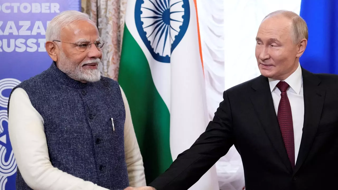 रूसी राष्ट्रपति पुतिन करेंगे भारत दौरा, रूसी तेल पर अमेरिका की सख्ती के बीच हुआ दौरे का ऐलान रूसी राष्ट्रपति पुतिन करेंगे भारत दौरा, रूसी तेल पर अमेरिका की सख्ती के बीच हुआ दौरे का ऐलान