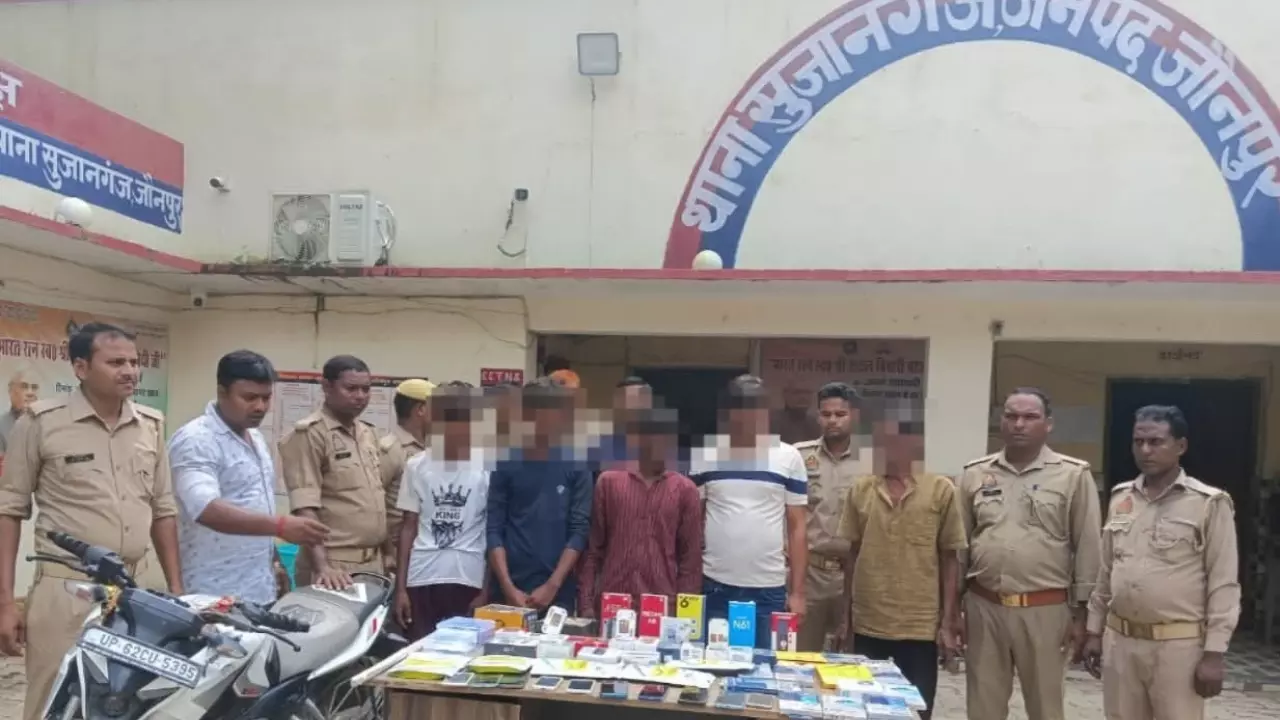Jaunpur News: मोबाइल दुकान में सेंधमारी करने वाले गिरोह का खुलासा, सुजानगंज पुलिस ने 5 शातिर चोरों को किया गिरफ्तार