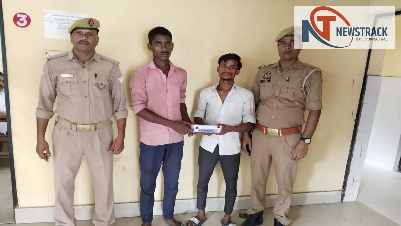 Alinagar Police arrest 2 vicious thieves with stolen goods and cash