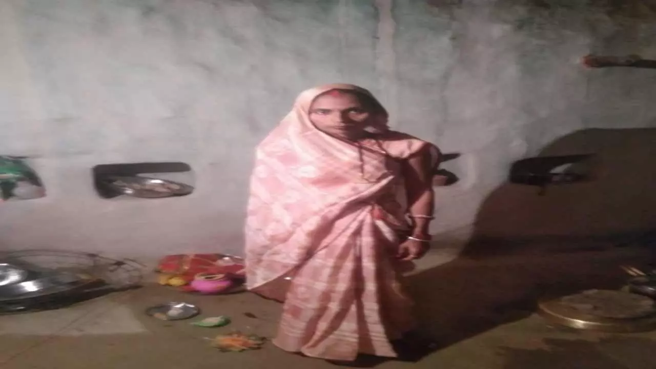 Chitrakoot News: डिलेवरी के कुछ देर बाद जच्चा की मौत, परिजनों ने काटा हंगामा