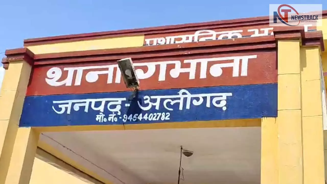 Heavy road accident in Aligarh: Two youths from same family killed on protest