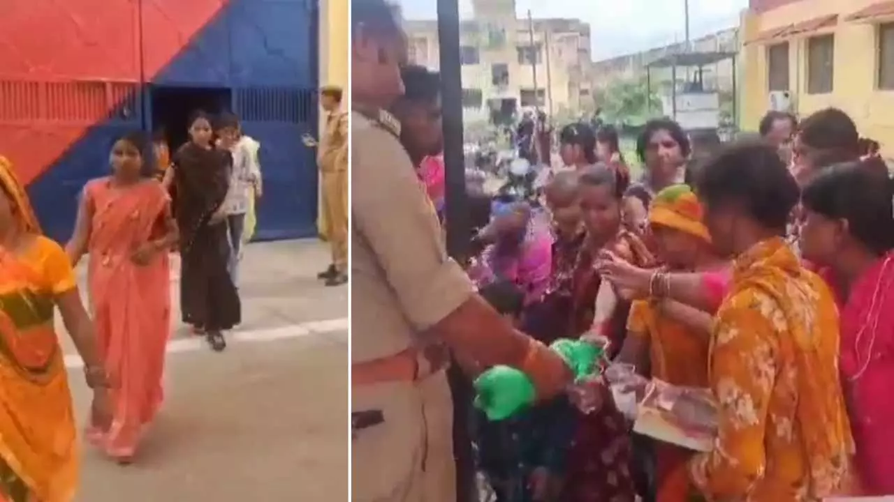 लखनऊ जेल में कैदी भाइयों के राखी बांधने पहुंचीं बहनें! पुलिस की मौजूदगी के बीच भाइयों की सूनी कलाइयों पर बंधा रक्षा सूत्र