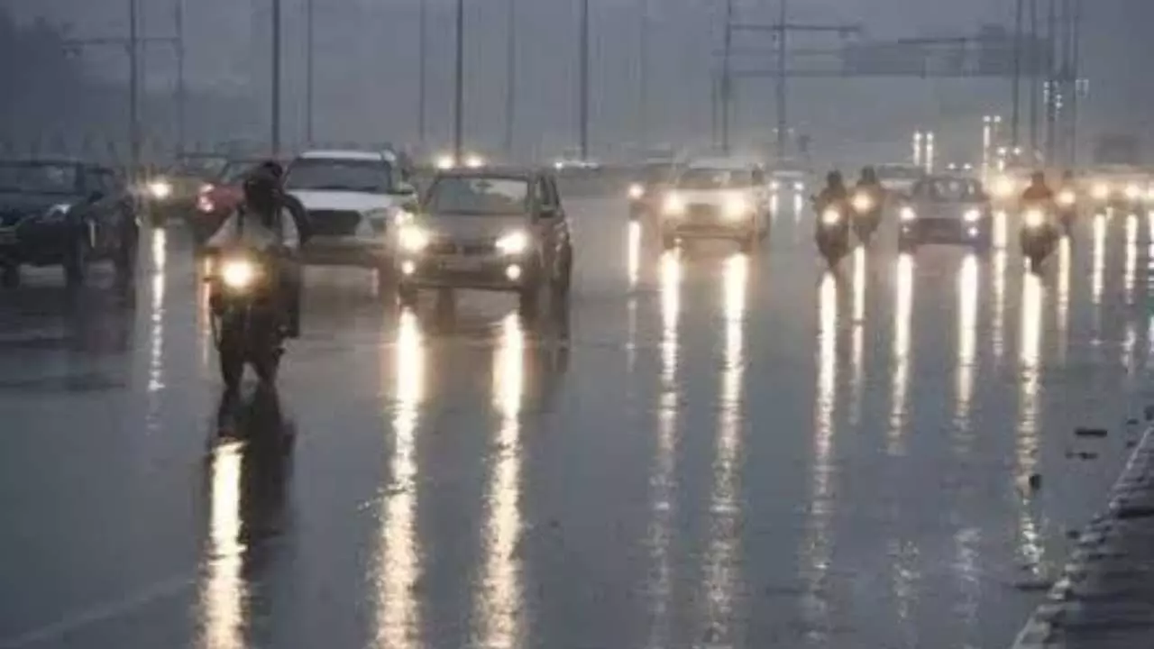 Weather Alert: अगले 48 घंटे मूसलाधार बारिश, रेड अलर्ट जारी, दिल्ली-NCR, यूपी, बिहार, उत्तराखंड और हिमाचल में खतरे की घंटी