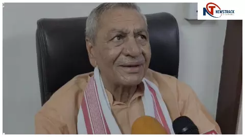 Mathura Latest News: मथुरा जनपद में छाता शुगर मिल को लेकर एक बार फिर सियासत गरमा गई है। Mathura Latest News: मथुरा जनपद में छाता शुगर मिल को लेकर एक बार फिर सियासत गरमा गई है।