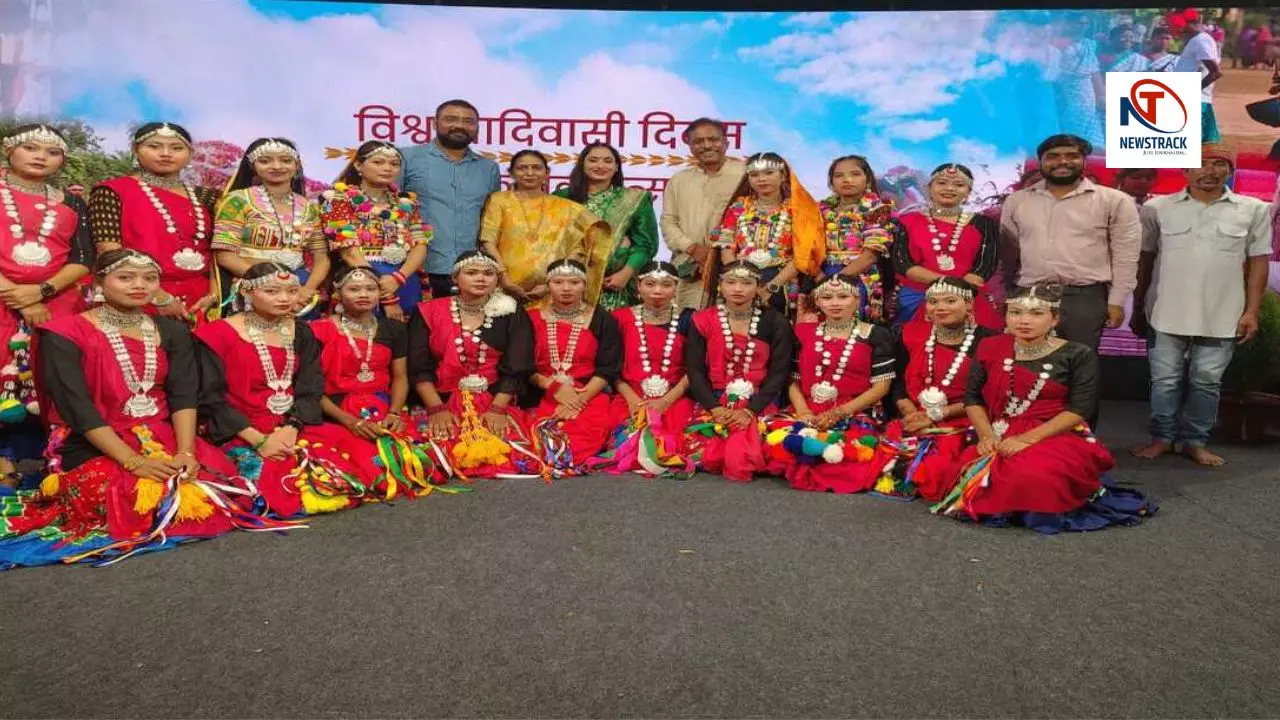 विश्व आदिवासी दिवस पर दूरदर्शन केंद्र में थारू जनजाति का हुआ सांस्कृतिक कार्यक्रम, छात्र-छात्राओं ने दी मनमोहक प्रस्तुती