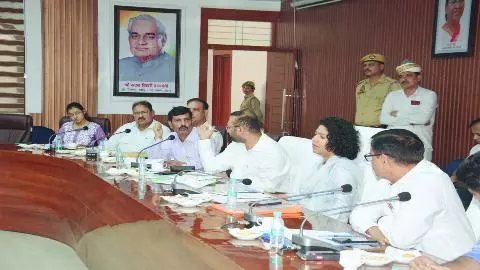 थारू शिल्पग्राम में अब नई रौनक, सौर ऊर्जा से होगा आलोकित परिसर, थारू म्यूजियम बनेगा आकर्षण