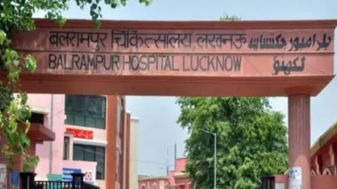 लखनऊ में सरकारी अस्पताल के डॉक्टर का ठगी और हमला कांड: 10 लाख हड़पकर नहीं दी नौकरी, विरोध पर महिला से मारपीट