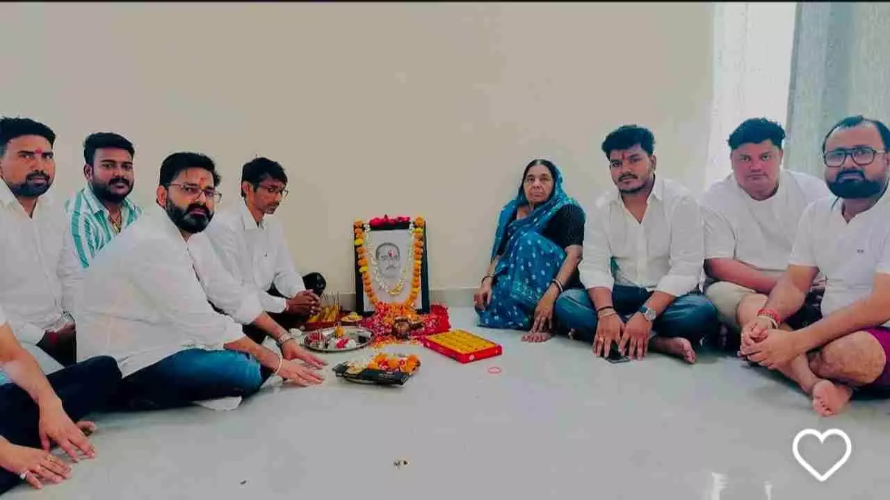 Pawan Singh Father