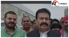 Kushinagar News: सड़क पर उतरे पूर्व मंत्री, सरकार पर बोला हमला — यूरिया संकट, बिजली कटौती और बिगड़ी कानून व्यवस्था पर गरजी सपा