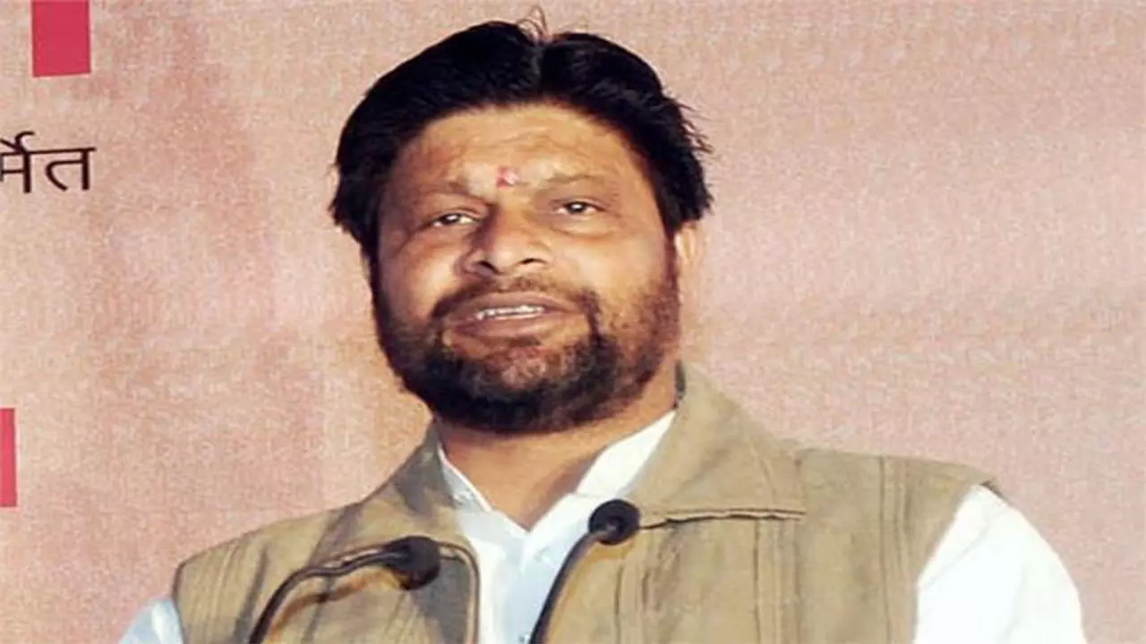 Jhansi News: बिना अनुमति के प्रदर्शन करने पर पूर्व केंद्रीय मंत्री प्रदीप जैन आदि पर मुकदमा
