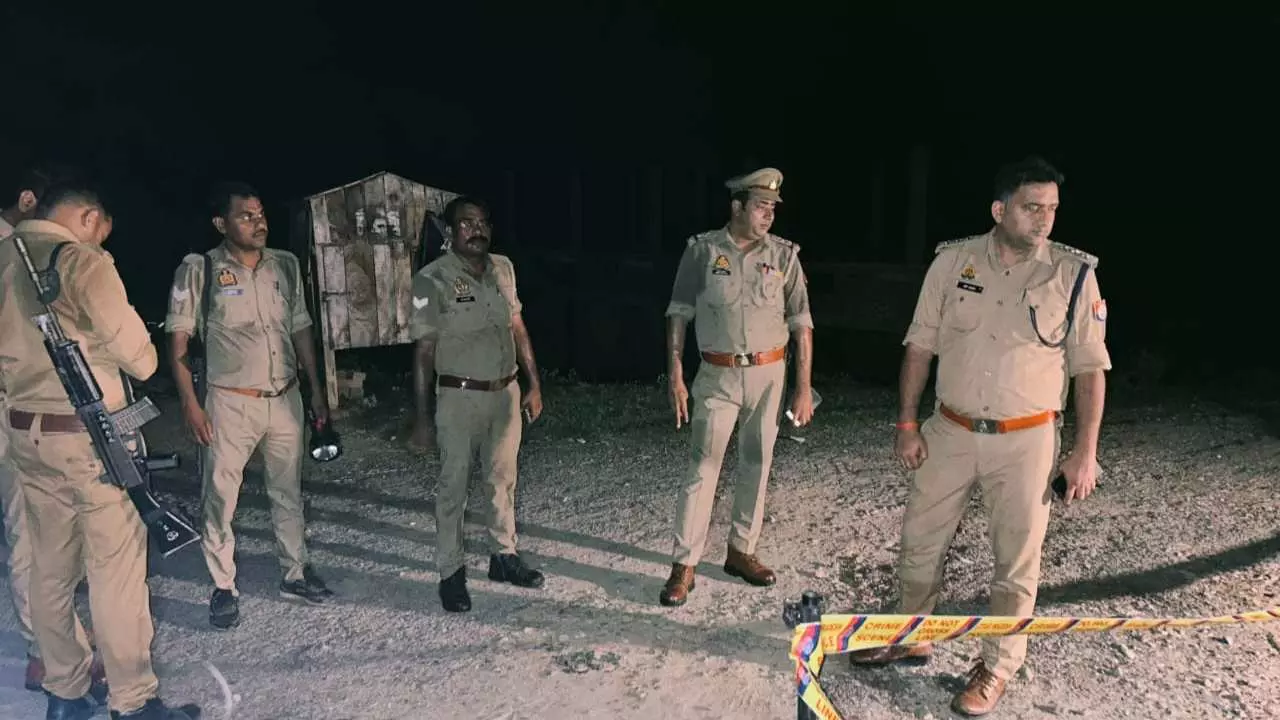 Bahraich News: बहराइच में पुलिस मुठभेड़ में वांछित बदमाश घायल, देसी तमंचे के साथ गिरफ्तार