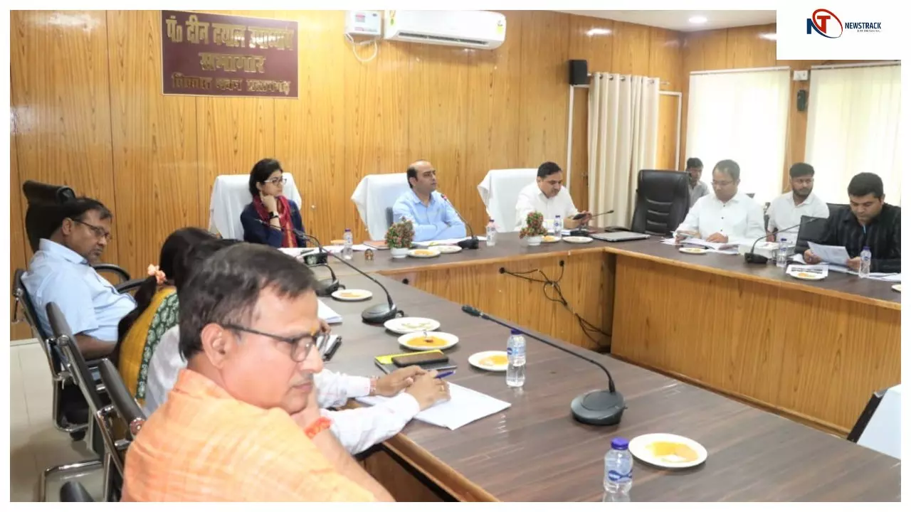 Pratapgarh News: जिले को मिली 2300 मैट्रिक टन यूरिया: जिला कृषि अधिकारी ने तीन उर्वरक प्रतिष्ठानों को भेजा कारण बताओ नोटिस, दो के लाइसेंस निलंबित