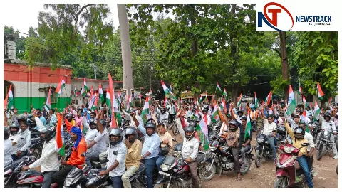 लखीमपुर खीरी: हर घर तिरंगा अभियान के तहत तिरंगा बाइक रैली का आयोजन लखीमपुर खीरी: हर घर तिरंगा अभियान के तहत तिरंगा बाइक रैली का आयोजन